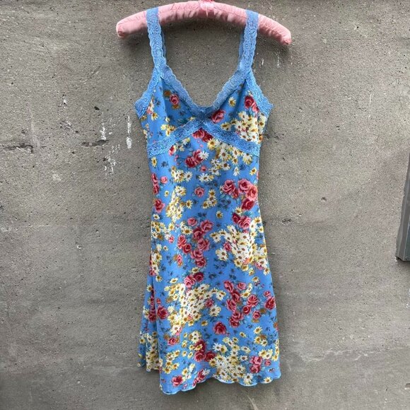 Vintage Blue and Pink Floral Dress with Lace Detailing - Picture 1 of 5